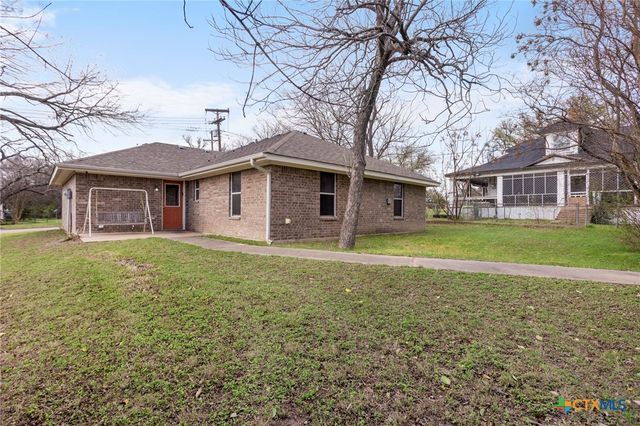 1020 N Beal Street, Belton, TX 76513
