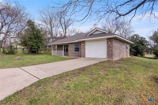 1020 N Beal Street, Belton, TX 76513