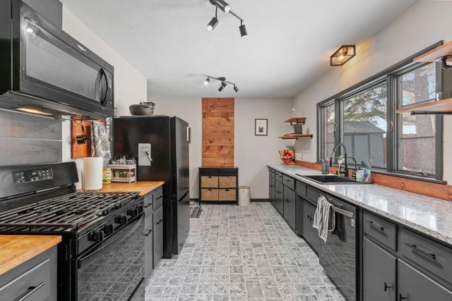 345 Capitol View Avenue, Roseville, MN 55113