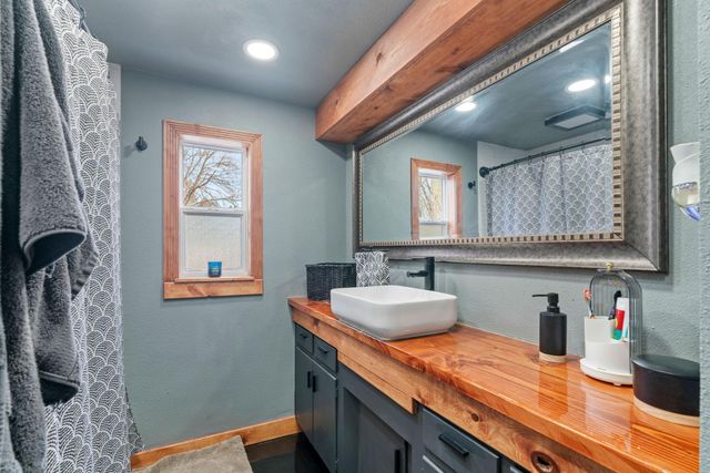 345 Capitol View Avenue, Roseville, MN 55113