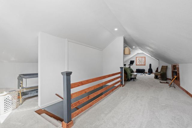 345 Capitol View Avenue, Roseville, MN 55113