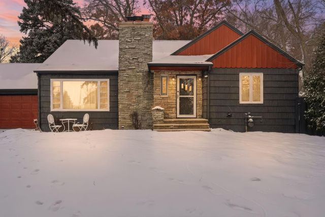 345 Capitol View Avenue, Roseville, MN 55113