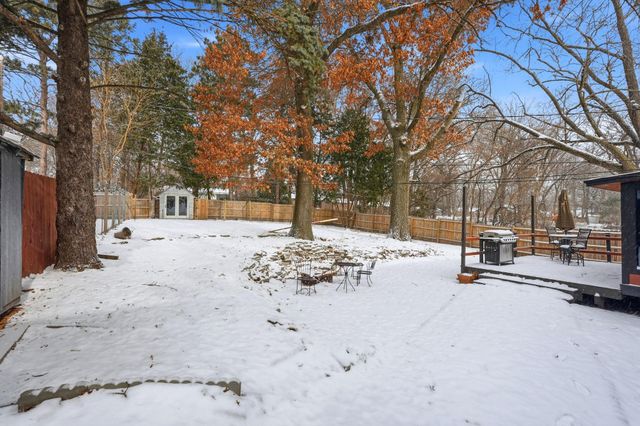 345 Capitol View Avenue, Roseville, MN 55113