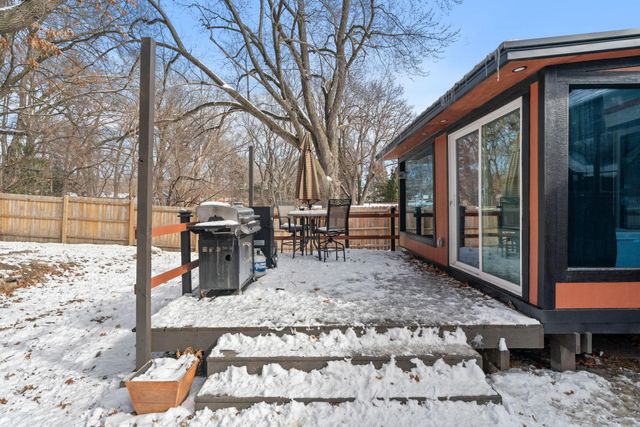 345 Capitol View Avenue, Roseville, MN 55113