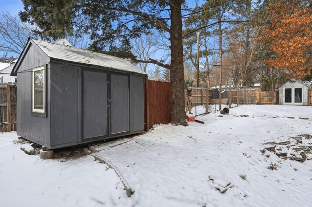 345 Capitol View Avenue, Roseville, MN 55113