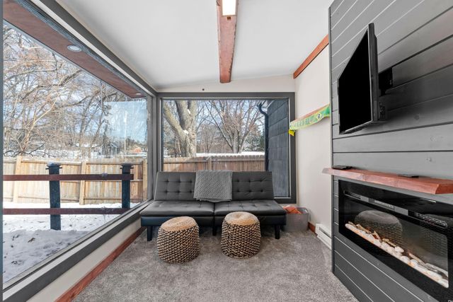 345 Capitol View Avenue, Roseville, MN 55113