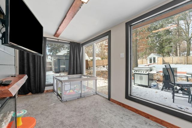 345 Capitol View Avenue, Roseville, MN 55113