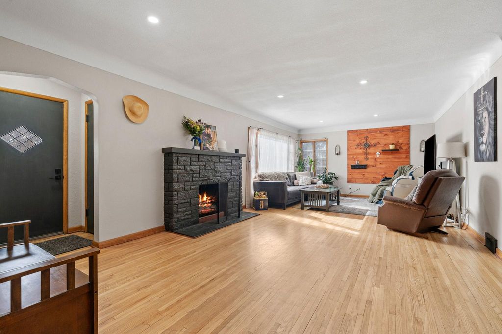 345 Capitol View Avenue, Roseville, MN 55113 — photo 3