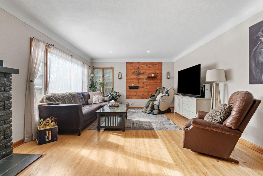 345 Capitol View Avenue, Roseville, MN 55113 — photo 5