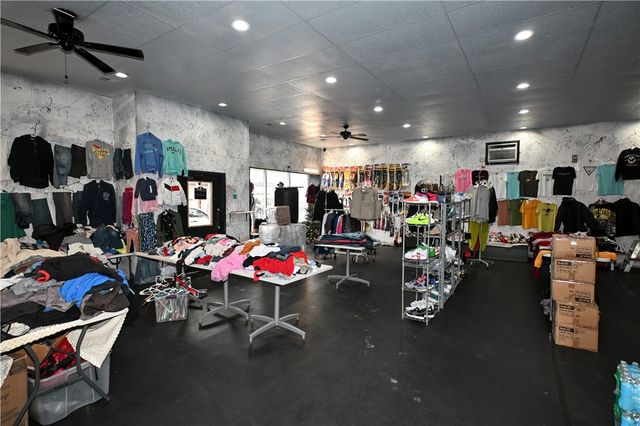 211 Fallowfield Ave, Charleroi Boro, PA 15022