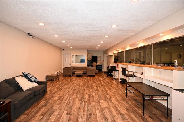 211 Fallowfield Ave, Charleroi Boro, PA 15022