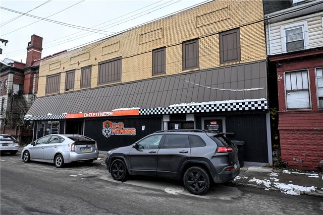 211 Fallowfield Ave, Charleroi Boro, PA 15022