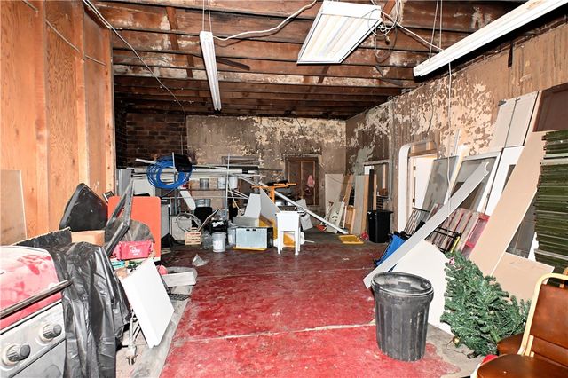 211 Fallowfield Ave, Charleroi Boro, PA 15022