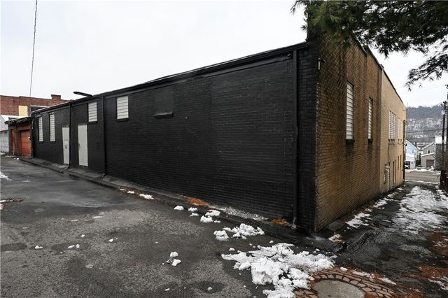 211 Fallowfield Ave, Charleroi Boro, PA 15022