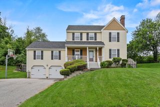 37 Fox Meadow Drive, Worcester, MA 01602