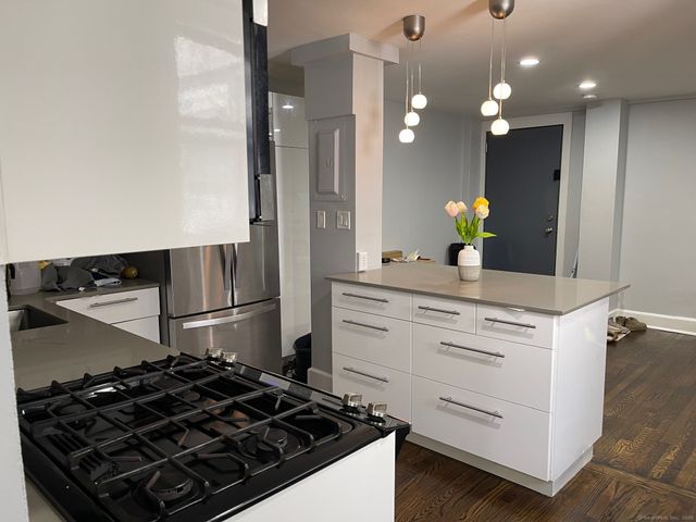 22 Glenbrook Road APT 304, Stamford, CT 06902