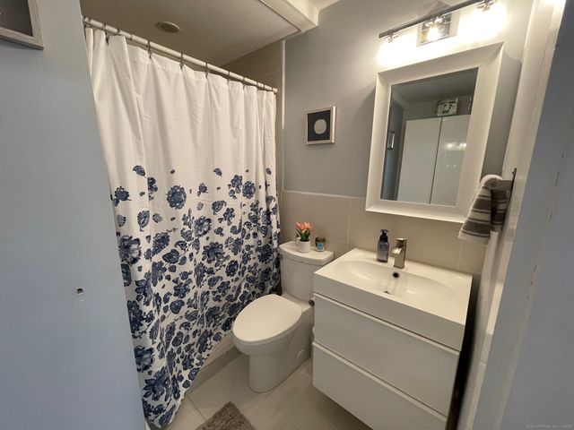 22 Glenbrook Road APT 304, Stamford, CT 06902