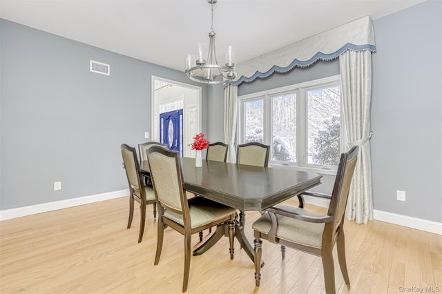 25 Coe Farm Road, Suffern, NY 10901