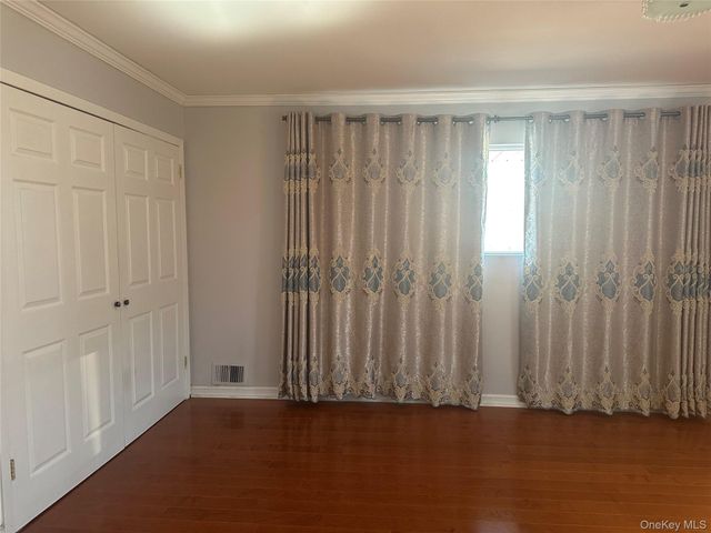 23 Clinton Lane, Jericho, NY 11753