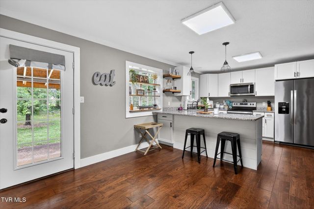 1213 East Church Street, Greeneville, TN 37745
