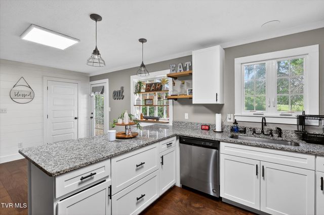 1213 East Church Street, Greeneville, TN 37745