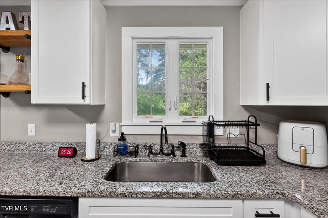 1213 East Church Street, Greeneville, TN 37745