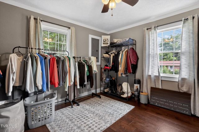1213 East Church Street, Greeneville, TN 37745