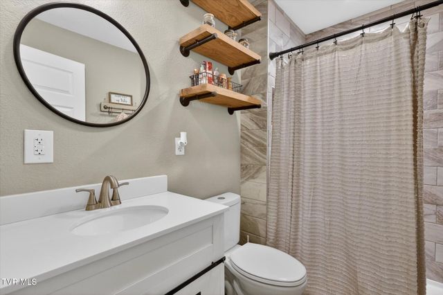 1213 East Church Street, Greeneville, TN 37745