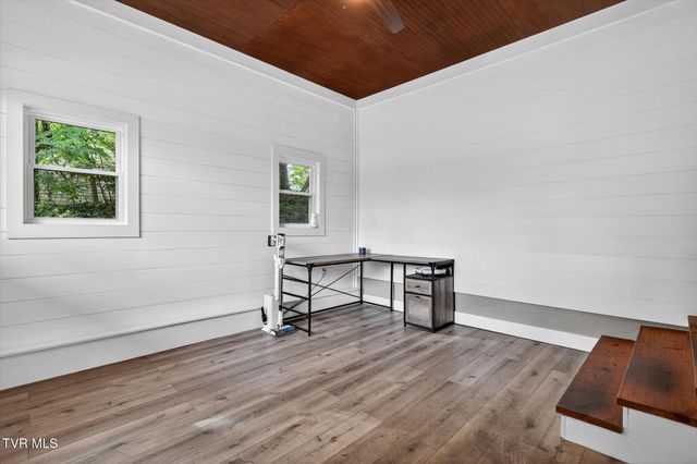 1213 East Church Street, Greeneville, TN 37745