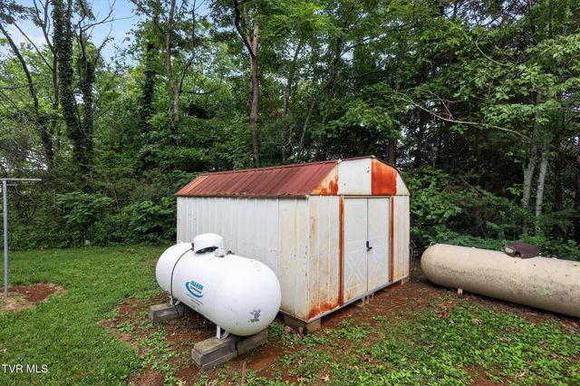 1213 East Church Street, Greeneville, TN 37745