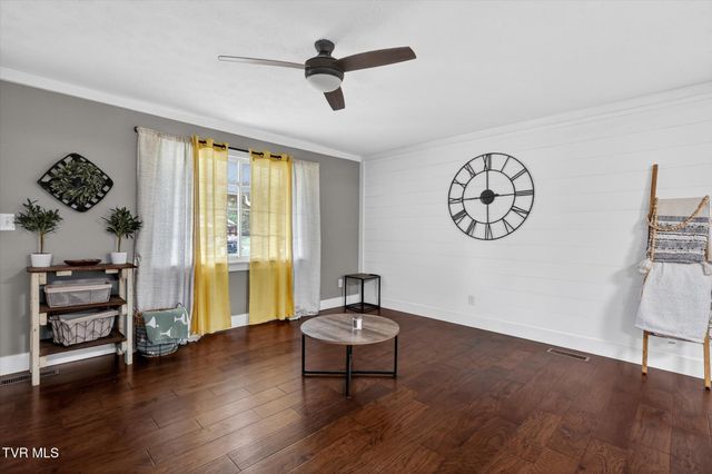 1213 East Church Street, Greeneville, TN 37745