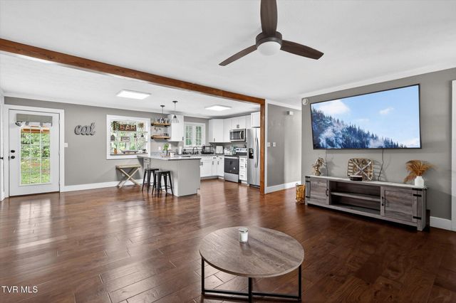 1213 East Church Street, Greeneville, TN 37745