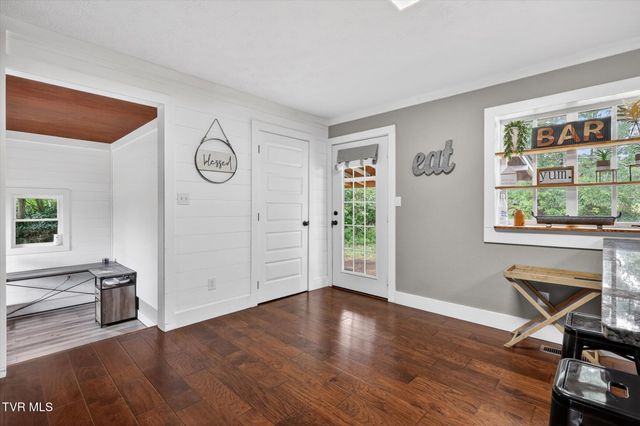 1213 East Church Street, Greeneville, TN 37745