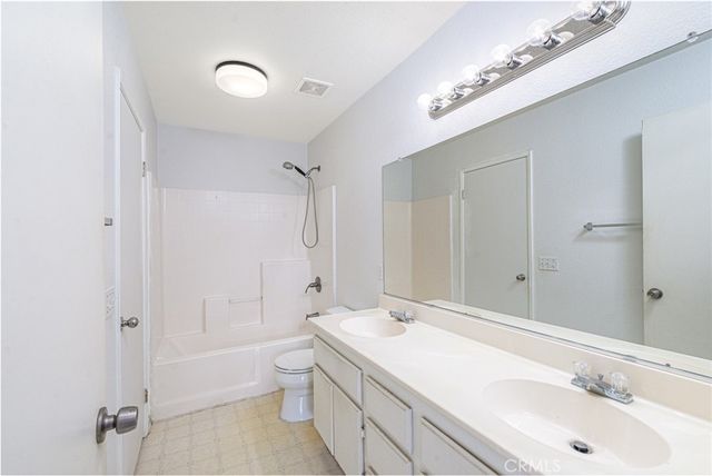 10611 Plainfield, Adelanto, CA 92301