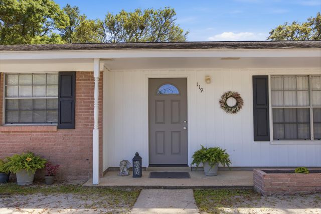 119 Jamestown Avenue, Fort Walton Beach, FL 32547