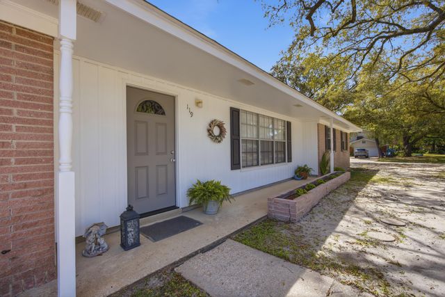 119 Jamestown Avenue, Fort Walton Beach, FL 32547