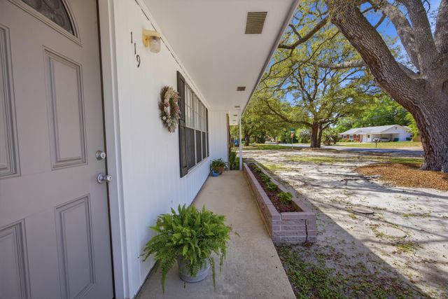 119 Jamestown Avenue, Fort Walton Beach, FL 32547