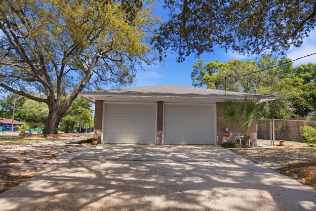 119 Jamestown Avenue, Fort Walton Beach, FL 32547