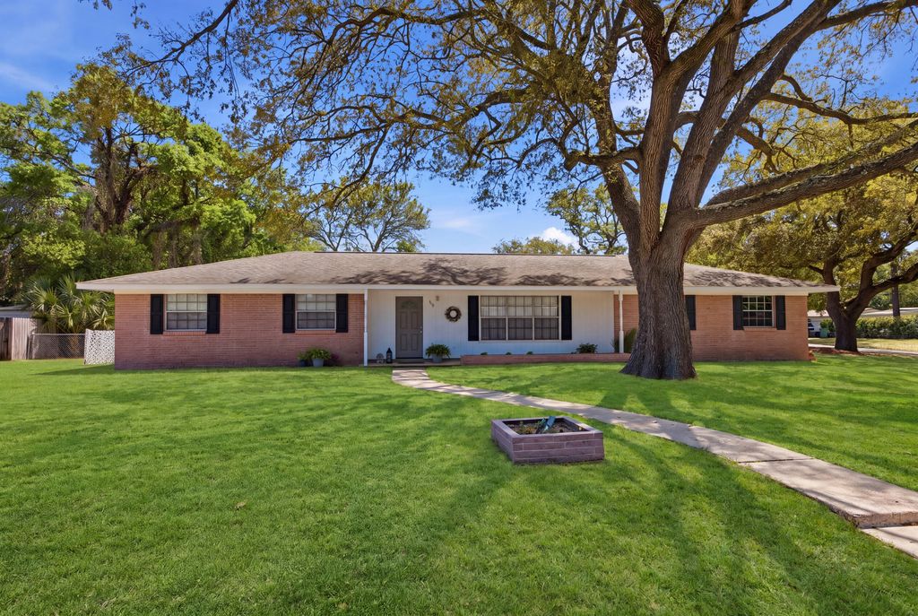 119 Jamestown Avenue, Fort Walton Beach, FL 32547