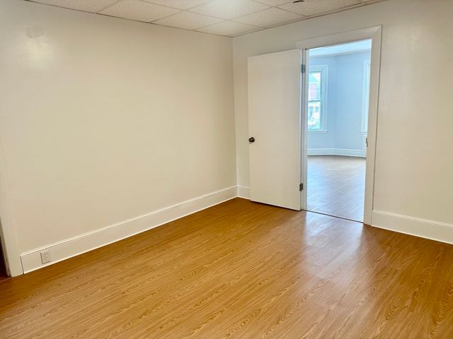 187 White St 1, Lowell, MA 01854