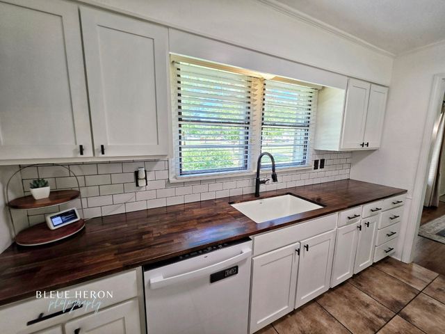1865 Live Oak Drive, Shreveport, LA 71118