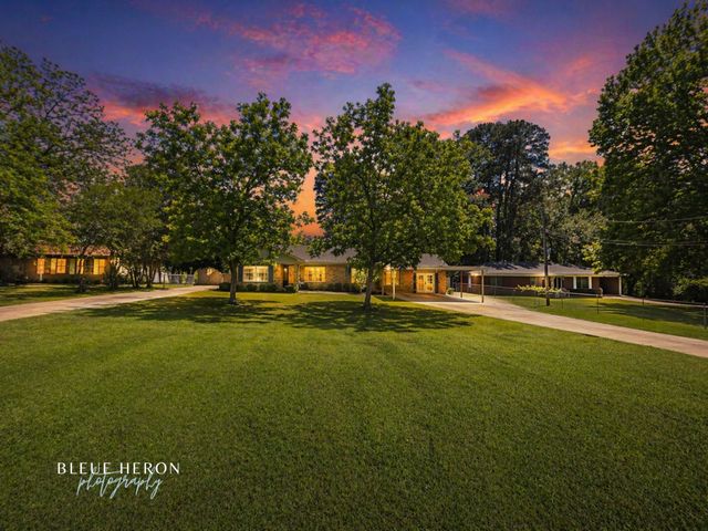 1865 Live Oak Drive, Shreveport, LA 71118