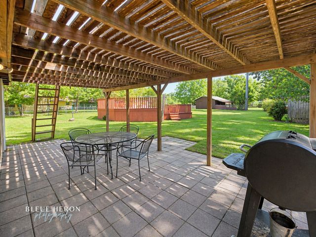 1865 Live Oak Drive, Shreveport, LA 71118