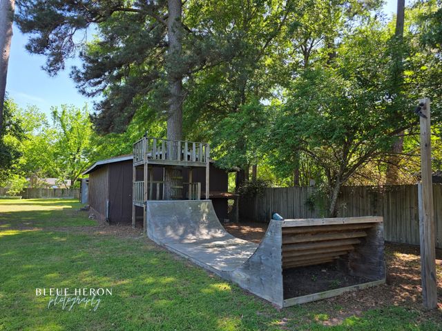 1865 Live Oak Drive, Shreveport, LA 71118