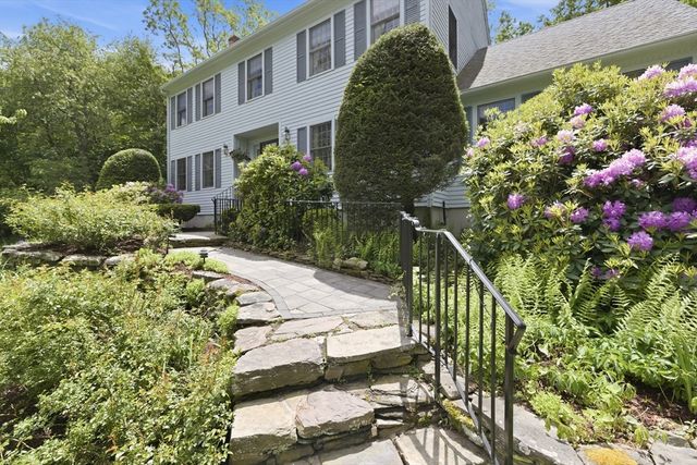 1 Battleview Circle, Lexington, MA 02420