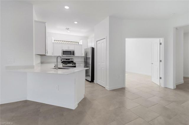 19600 Hinkley DR, Estero, FL 33928