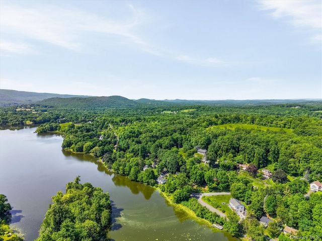 136 Lake Road, Salisbury Mills, NY 12577