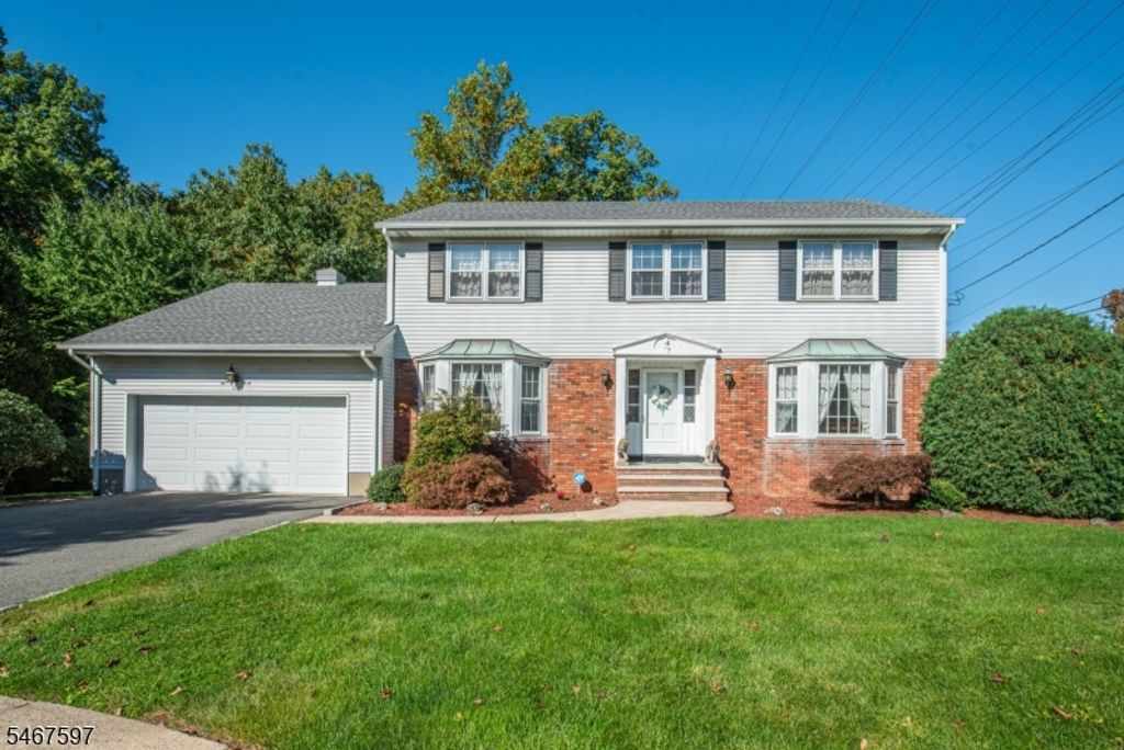 115 Churchill Dr, Clifton City, NJ 07013 — exterior