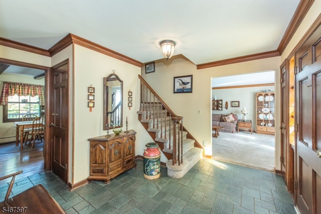 115 Churchill Dr, Clifton City, NJ 07013 — photo 2