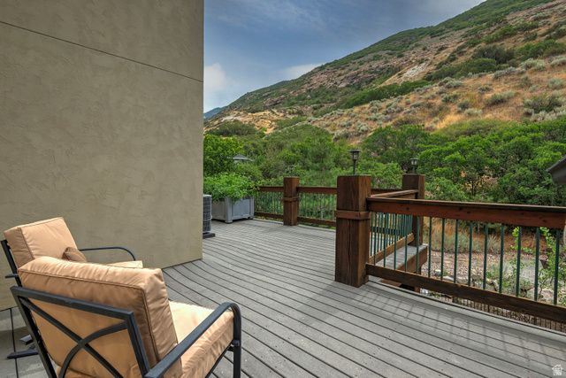 12189 S KODIAK CT, Draper, UT 84020